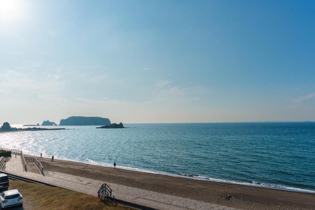 Ryu Shi Ma Ocean View Villa Kyonan Exterior photo